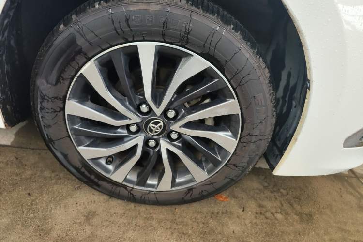 Used Toyota Corolla Hybrid E+ 2019 1.8L E-CVT Leading Edition Right Front Wheel Hub