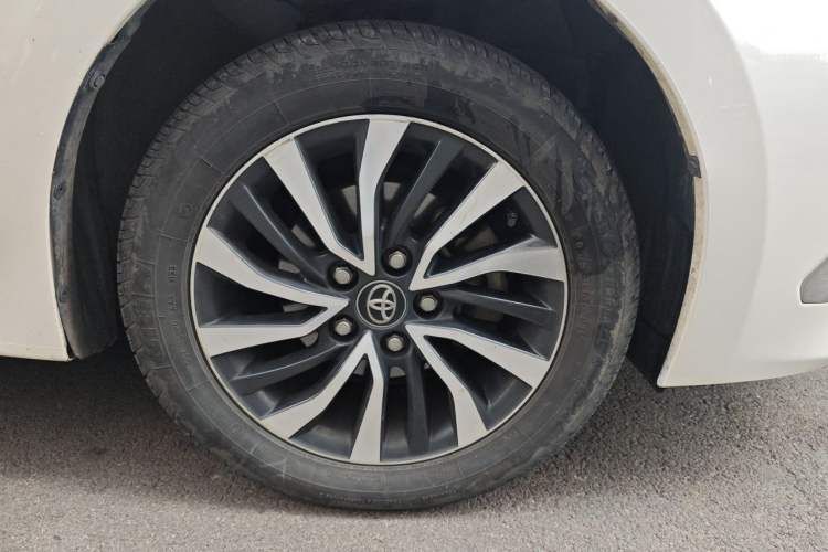 Used Toyota Corolla Hybrid E+ 2019 1.8L E-CVT Leading Edition Right Front Wheel Hub
