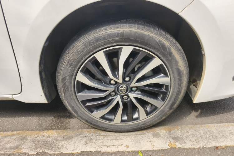 Used Toyota Corolla Hybrid E+ 2019 1.8L E-CVT Leading Edition Right Front Wheel Hub