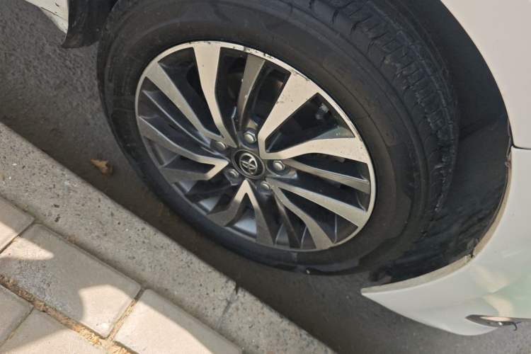 Used Toyota Corolla Hybrid E+ 2019 1.8L E-CVT Leading Edition Right Front Wheel Hub