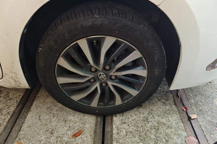 Used Toyota Corolla Hybrid E+ 2019 1.8L E-CVT Leading Edition Right Front Wheel Hub
