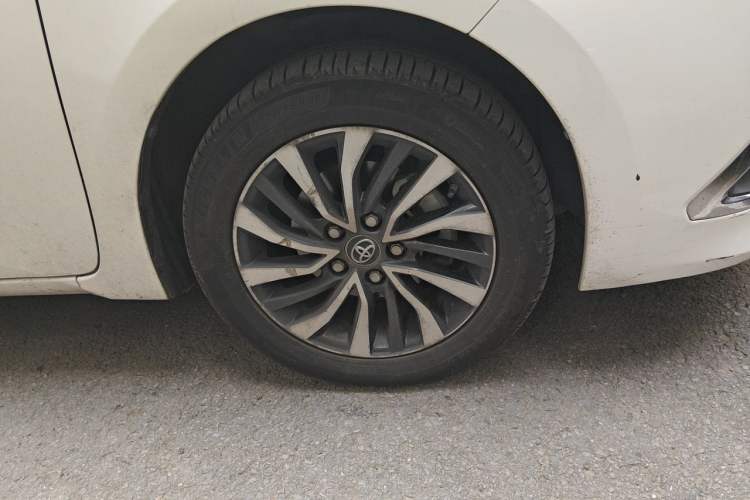 Used Toyota Corolla Hybrid E+ 2019 1.8L E-CVT Leading Edition Right Front Wheel Hub