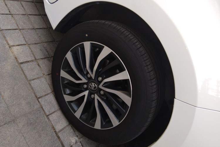 Used Toyota Corolla Hybrid E+ 2019 1.8L E-CVT Leading Edition Right Front Wheel Hub