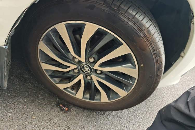 Used Toyota Corolla Hybrid E+ 2019 1.8L E-CVT Leading Edition Right Front Wheel Hub