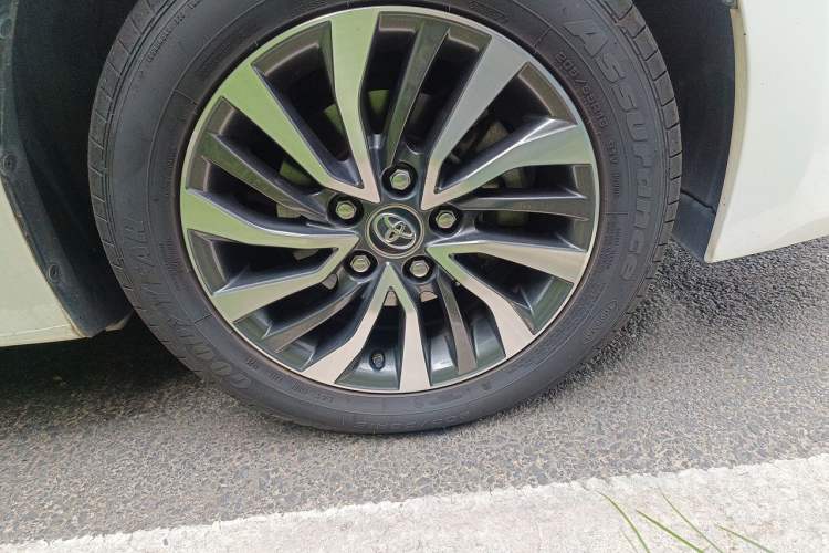 Used Toyota Corolla Hybrid E+ 2019 1.8L E-CVT Leading Edition Right Front Wheel Hub
