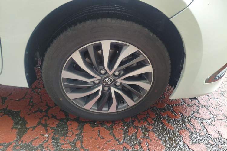 Used Toyota Corolla Hybrid E+ 2019 1.8L E-CVT Leading Edition Right Front Wheel Hub