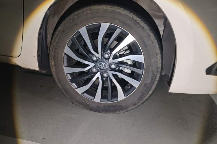 Used Toyota Corolla Hybrid E+ 2019 1.8L E-CVT Leading Edition Right Front Wheel Hub