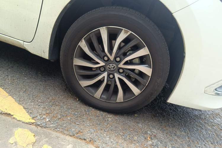 Used Toyota Corolla Hybrid E+ 2019 1.8L E-CVT Leading Edition Right Front Wheel Hub