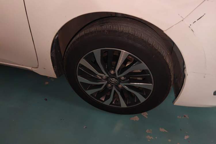 Used Toyota Corolla Hybrid E+ 2019 1.8L E-CVT Leading Edition Right Front Wheel Hub