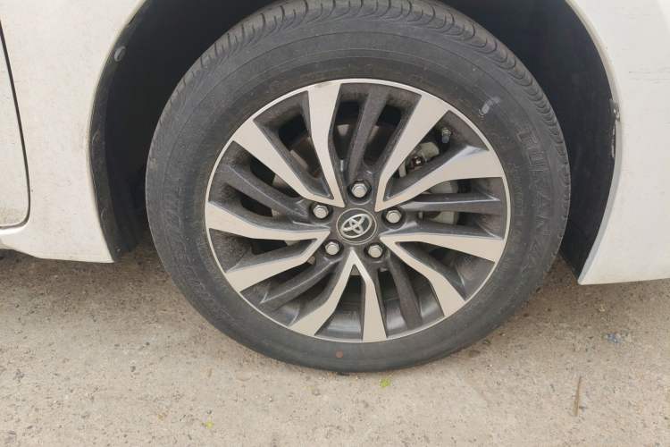 Used Toyota Corolla Hybrid E+ 2019 1.8L E-CVT Leading Edition Right Front Wheel Hub