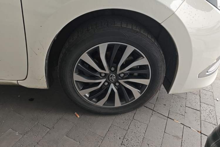Used Toyota Corolla Hybrid E+ 2019 1.8L E-CVT Leading Edition Right Front Wheel Hub