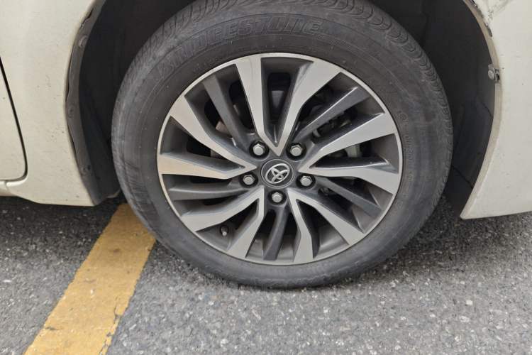 Used Toyota Corolla Hybrid E+ 2019 1.8L E-CVT Leading Edition Right Front Wheel Hub