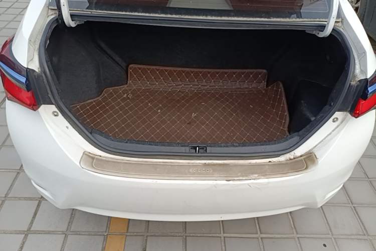 Used Toyota Corolla Hybrid E+ 2019 1.8L E-CVT Leading Edition Trunk