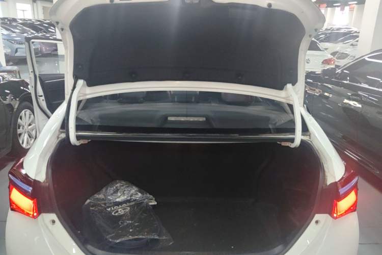 Used Toyota Corolla Hybrid E+ 2019 1.8L E-CVT Luxury Edition Trunk