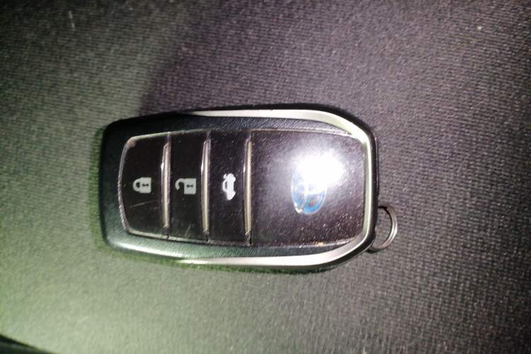 Used Toyota Corolla Hybrid E+ 2019 1.8L E-CVT Leading Edition Vehicle Key