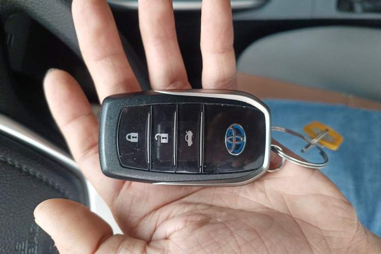 Used Toyota Corolla Hybrid E+ 2019 1.8L E-CVT Leading Edition Vehicle Key