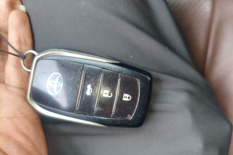 Used Toyota Corolla Hybrid E+ 2019 1.8L E-CVT Leading Edition Vehicle Key