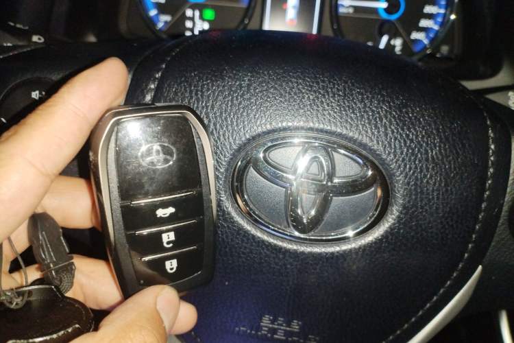Used Toyota Corolla Hybrid E+ 2019 1.8L E-CVT Leading Edition Vehicle Key