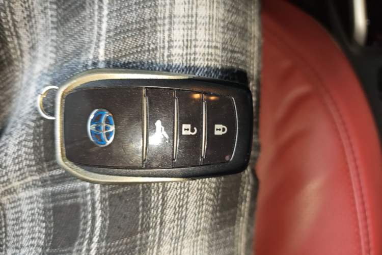 Used Toyota Corolla Hybrid E+ 2019 1.8L E-CVT Leading Edition Vehicle Key
