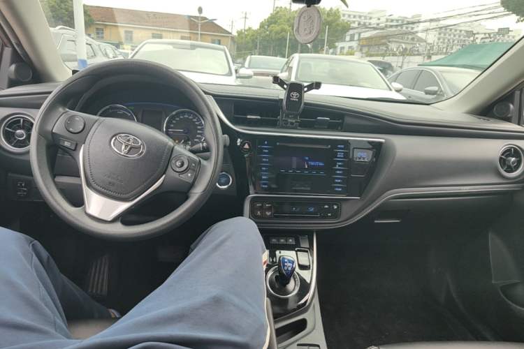 Used Toyota Corolla Hybrid E+ 2020 1.8L E-CVT Comfort Edition Center Console