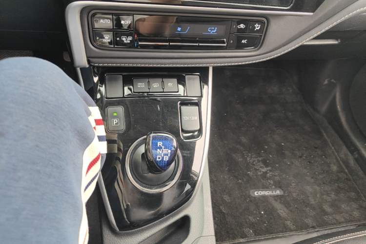 Used Toyota Corolla Hybrid E+ 2020 1.8L E-CVT Comfort Edition Gear Lever