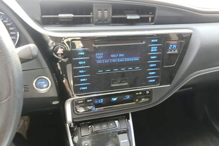 Used Toyota Corolla Hybrid E+ 2020 1.8L E-CVT Comfort Edition Audio And AC Panel