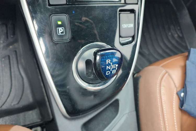 Used Toyota Corolla Hybrid E+ 2020 1.8L E-CVT Comfort Edition Gear Lever