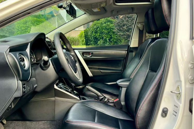 Used Toyota Corolla Hybrid E+ 2020 1.8L E-CVT Comfort Edition Interior 4