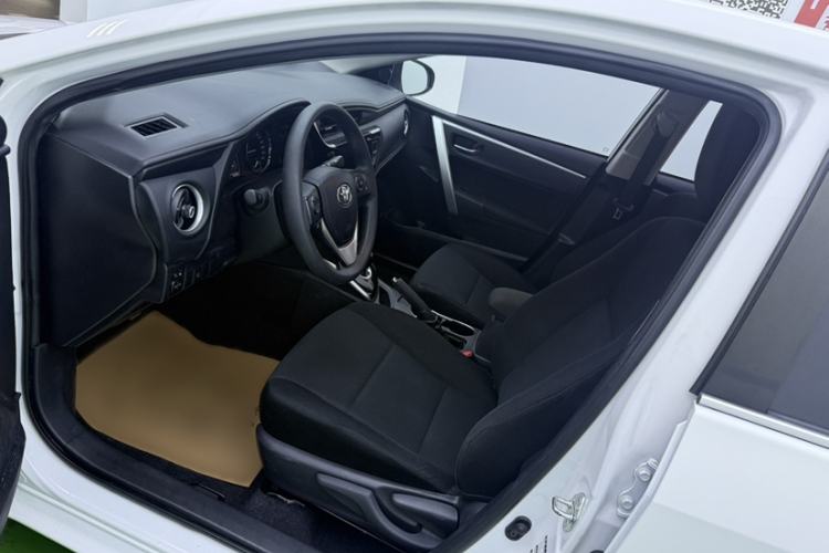Used Toyota Corolla Hybrid E+ 2020 1.8L E-CVT Comfort Edition Interior 4