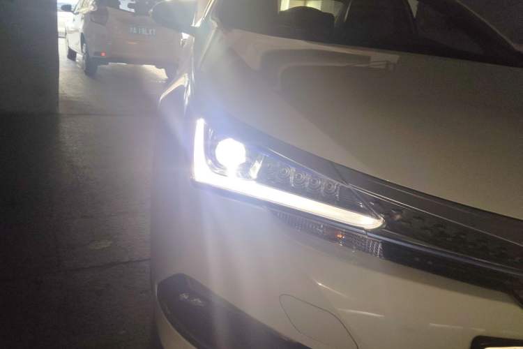 Used Toyota Corolla Hybrid E+ 2020 1.8L E-CVT Comfort Edition Right Front Headlight