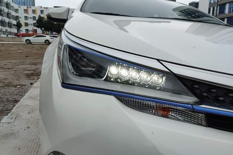 Used Toyota Corolla Hybrid E+ 2020 1.8L E-CVT Comfort Edition Right Front Headlight