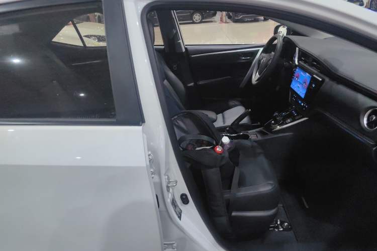 Used Toyota Corolla Hybrid E+ 2020 1.8L E-CVT Comfort Edition Right Front Seat