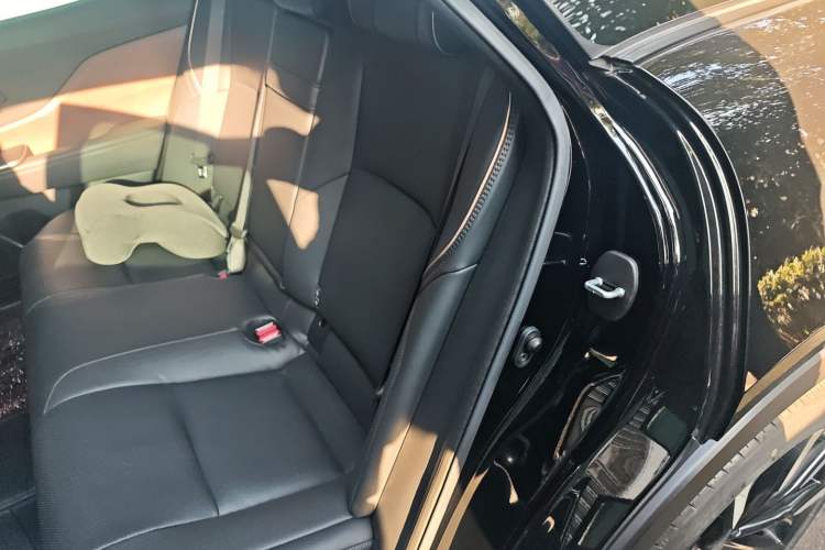 Used Toyota Crown 2023 2.4T SportCross HEV Four-Wheel Drive Ultimate Edition Left Rear Seat