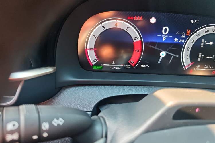 Used Toyota Crown 2023 2.4T SportCross HEV Four-Wheel Drive Ultimate Edition Odometer Close Up
