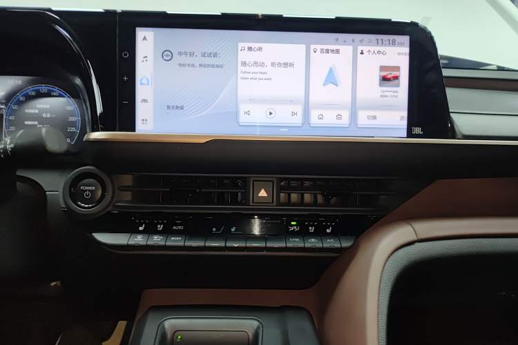 Used Toyota Crown 2023 2.5L SportCross HEV Two-Wheel Drive Prestige Edition Audio And AC Panel