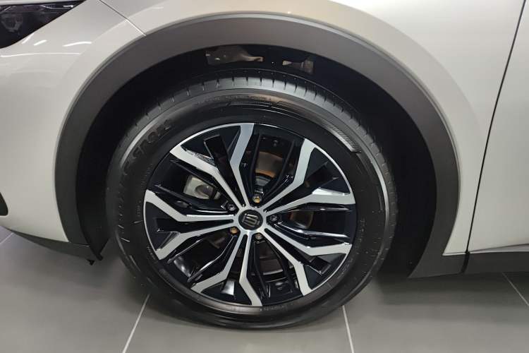 Used Toyota Crown 2023 2.5L SportCross HEV Two-Wheel Drive Prestige Edition Exterior 7