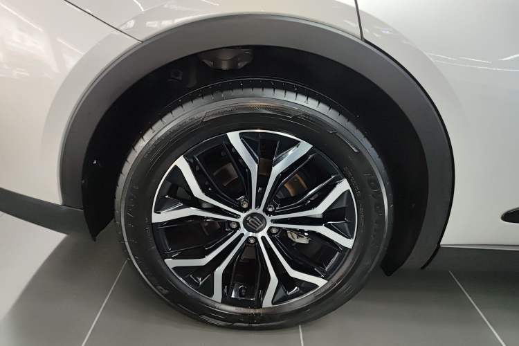 Used Toyota Crown 2023 2.5L SportCross HEV Two-Wheel Drive Prestige Edition Exterior 8
