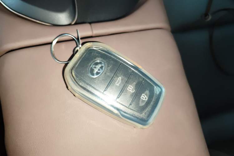 Used Toyota Crown 2023 2.5L SportCross HEV Two-Wheel Drive Prestige Edition Interior 1