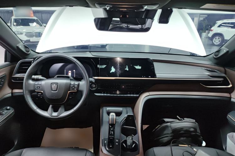 Used Toyota Crown 2023 2.5L SportCross HEV Two-Wheel Drive Prestige Edition Interior 2