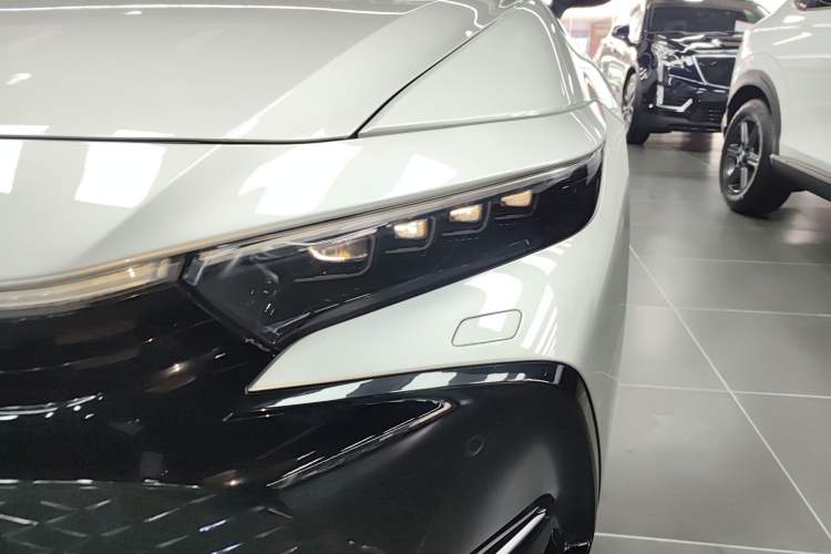 Used Toyota Crown 2023 2.5L SportCross HEV Two-Wheel Drive Prestige Edition Left Front Headlight