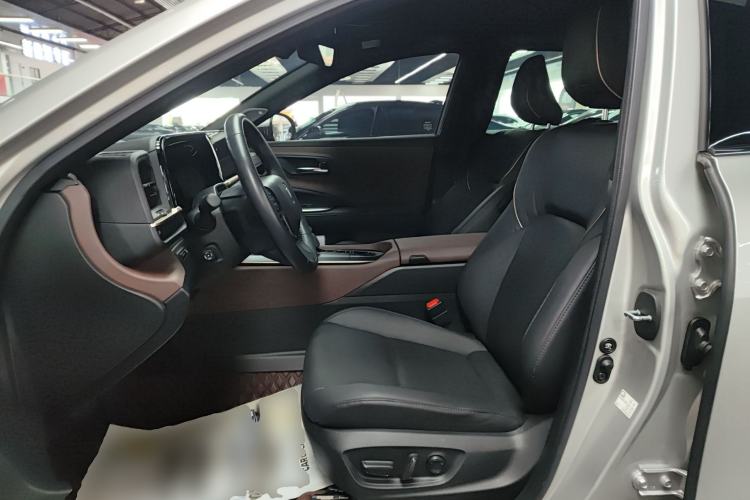 Used Toyota Crown 2023 2.5L SportCross HEV Two-Wheel Drive Prestige Edition Left Front Seat