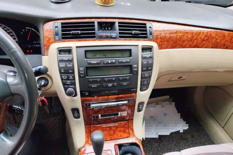 Used Toyota Crown 2005 2.5L Royal Audio And AC Panel