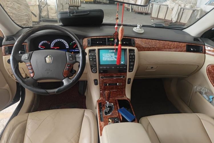 Used Toyota Crown 2005 3.0L Royal Saloon Center Console