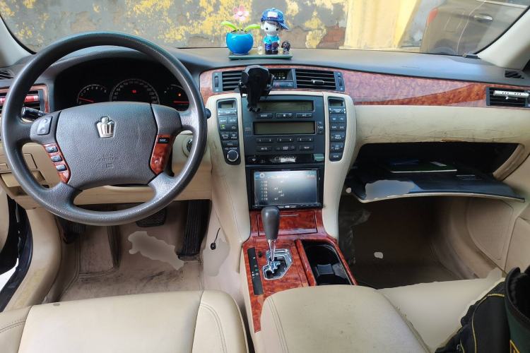 Used Toyota Crown 2005 2.5L Royal Center Console