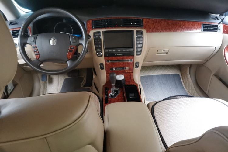 Used Toyota Crown 2005 3.0L Royal Center Console
