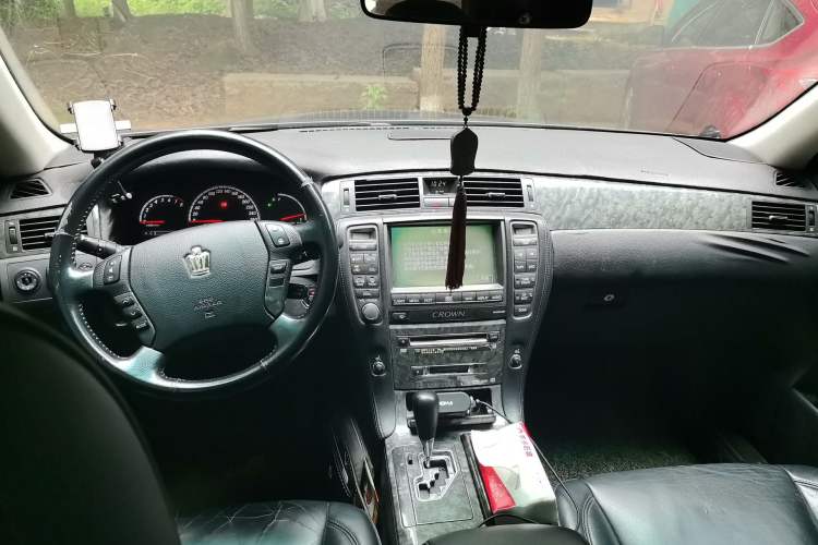Used Toyota Crown 2005 3.0L Royal Center Console