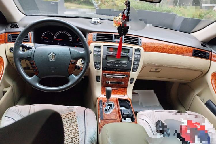 Used Toyota Crown 2005 2.5L Royal Center Console