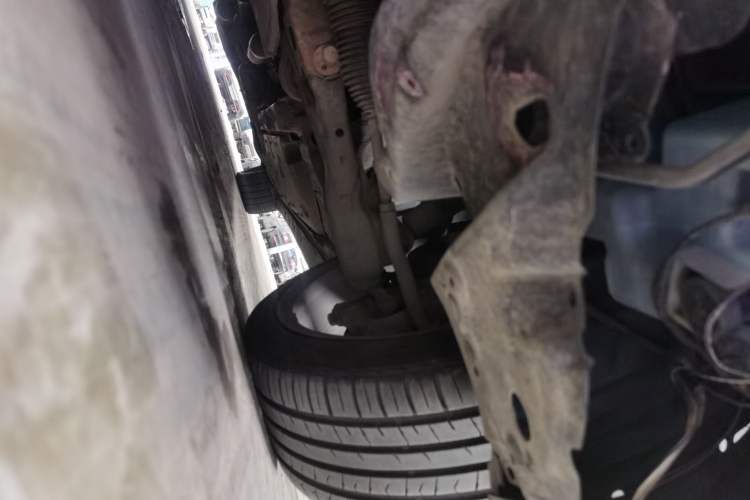 Used Toyota Crown 2005 2.5L Royal Chassis Front Left