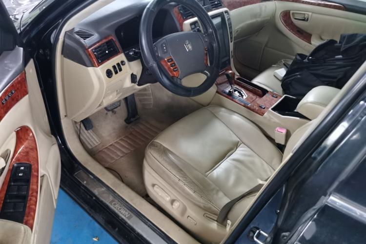 Used Toyota Crown 2005 3.0L Royal Saloon Driver Seat