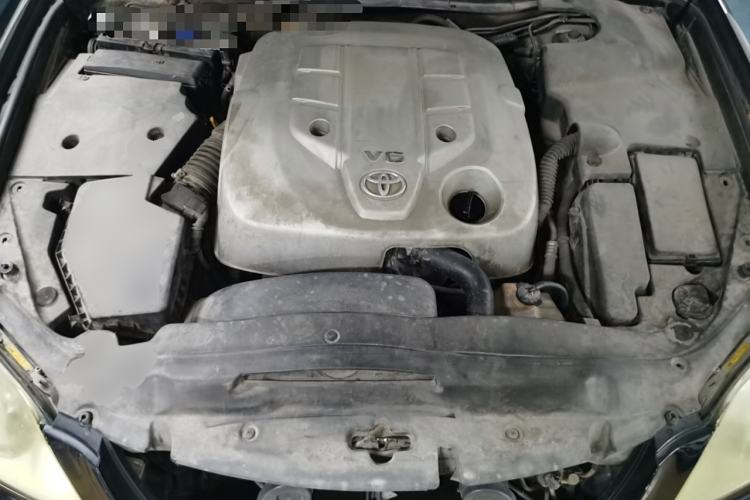 Used Toyota Crown 2005 3.0L Royal Saloon Engine Bay